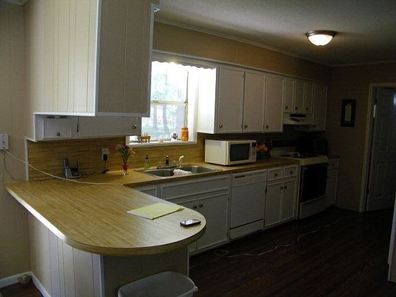 5th image of 205 Catalpa St