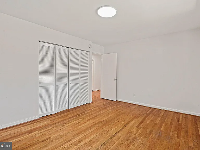 8701 Parliament Dr — Photo 23