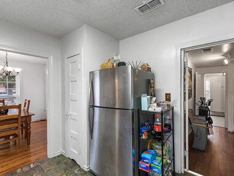 3508 W Biddison St — Photo 17