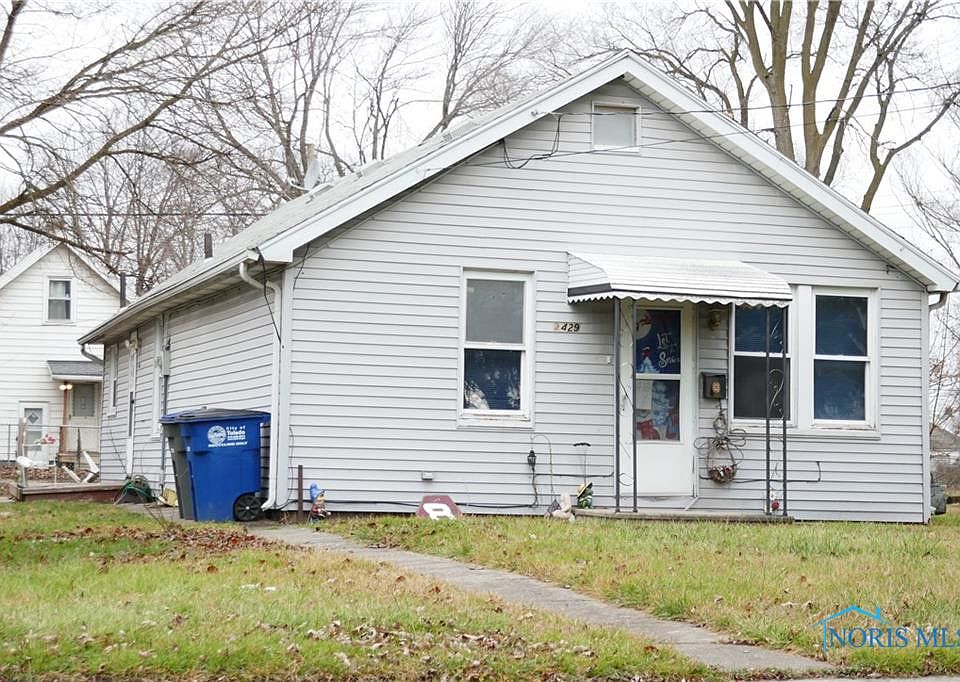 1st image of 2429 Woodford St