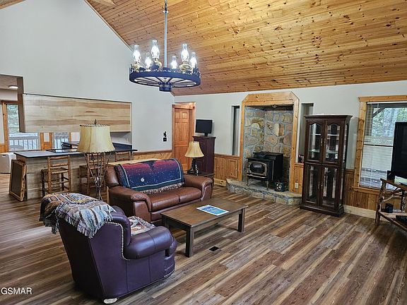 3rd image of 3434 Rocky Ridge Rd