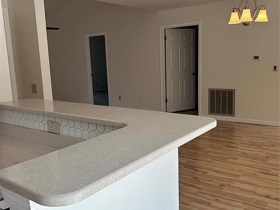 4th image of 1308 Glendale Gardens Dr APT D