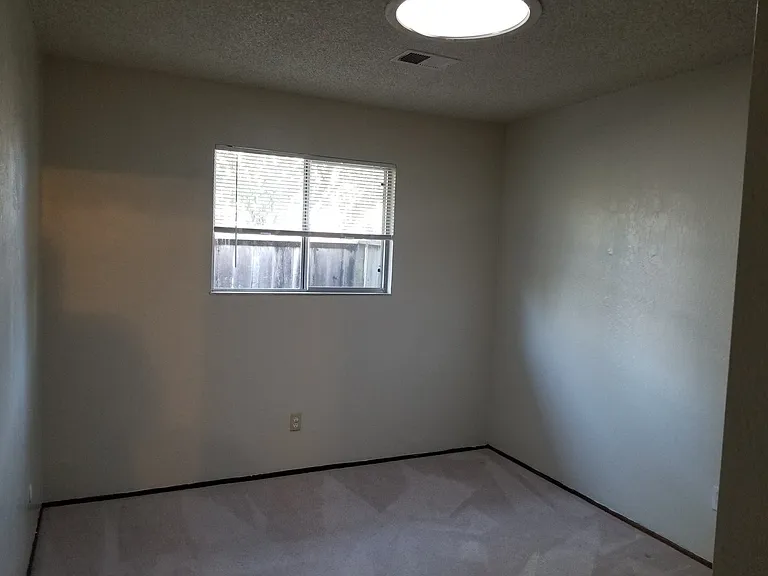 505 Mission Pl — Photo 7