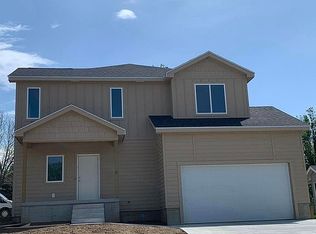 1160 N Cottonwood Dr, Wahoo, NE 68066