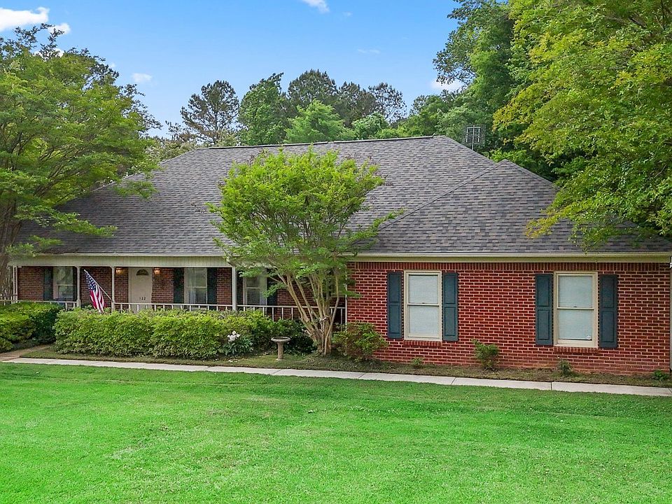 1st image of 122 Brooks Ln