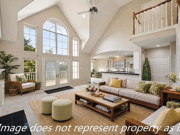 4th image of 422 Bay Colony Dr