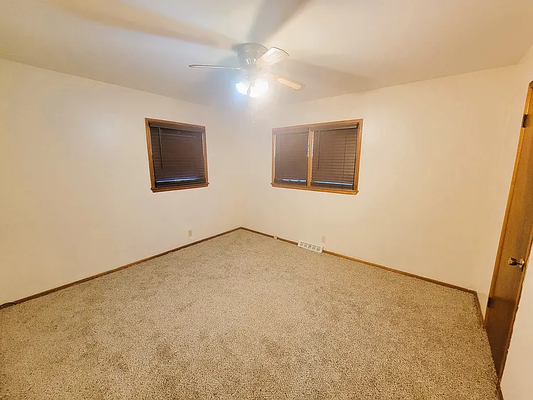 433 N Sheridan St — Photo 12