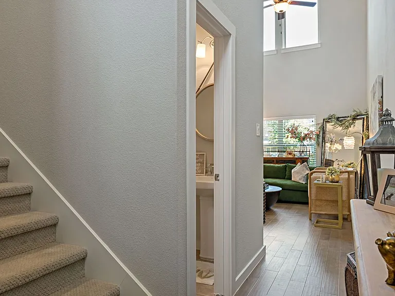 2749 Starburst Dr — Photo 5