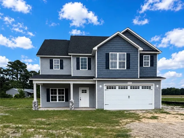 4745 Slew Dr, Hope Mills, NC 28348