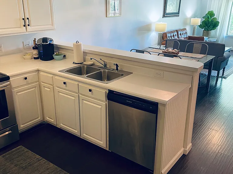 390 Pinehurst Ln #14J — Photo 12