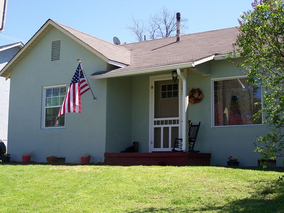 1st image of 203 E Chickasaw St