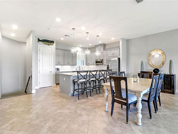 3rd image of 8761 Bellano Ct #5-202