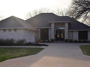 9016 Woodlawn Dr, Granbury, TX 76049