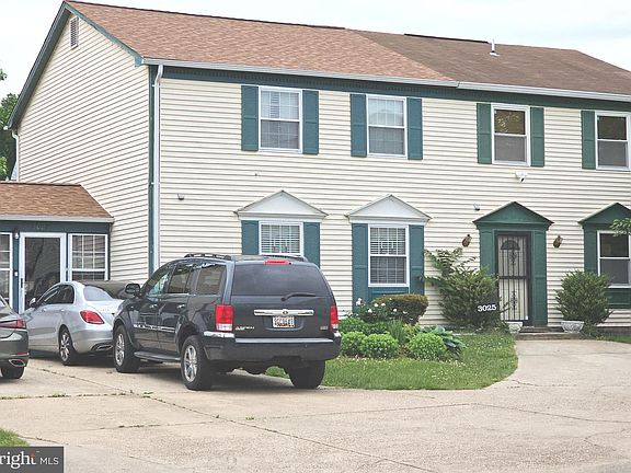 2nd image of 3027 Grove