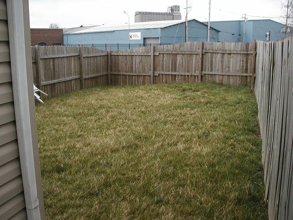 2nd image of 1022 Marshall St