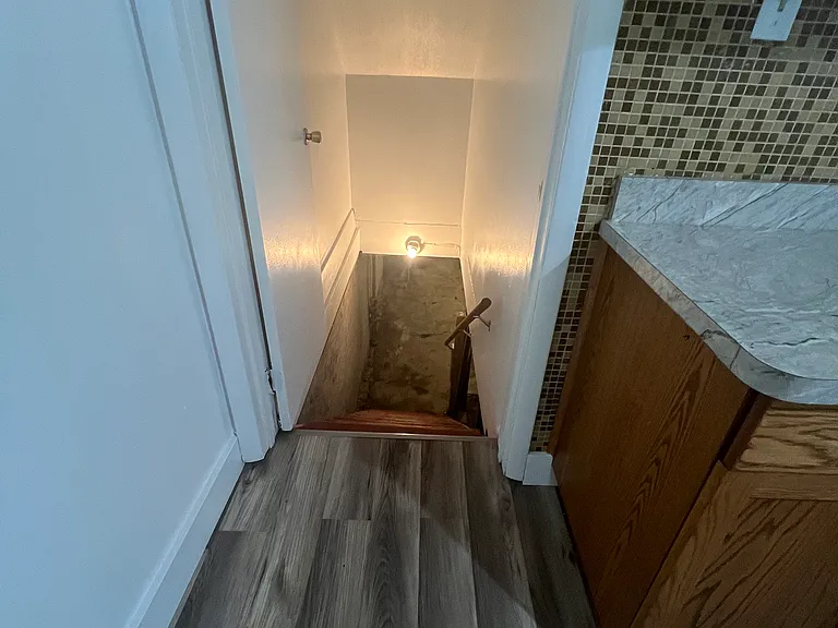 19 Potomac St — Photo 10