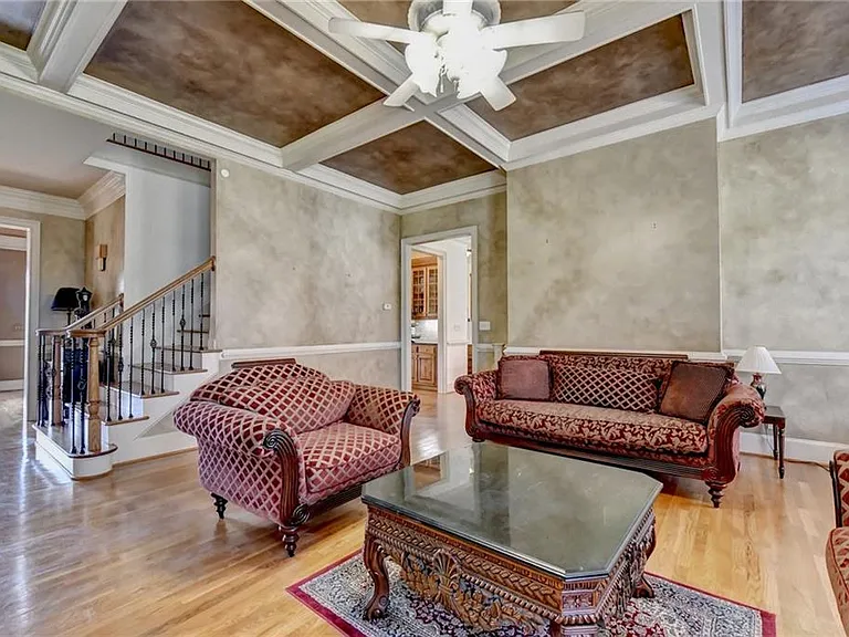 8910 Pinehurst Cv — Photo 22
