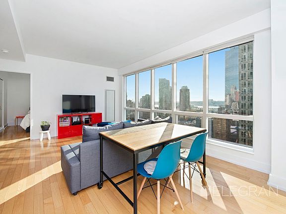 4th image of 350 W 42nd St APT 20M