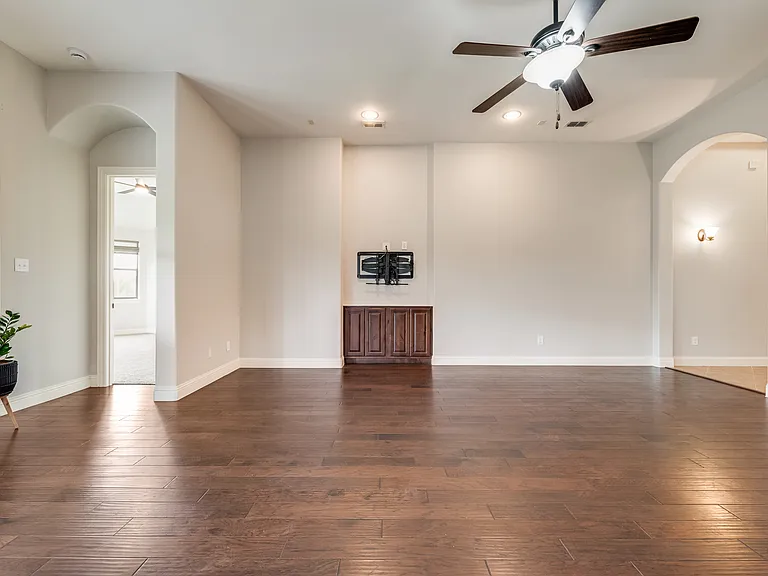 2112 Benjamin Creek Dr — Photo 16