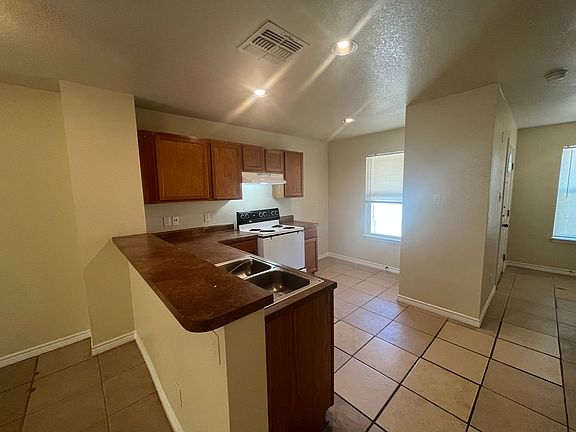 4th image of 4602 Swann Ln