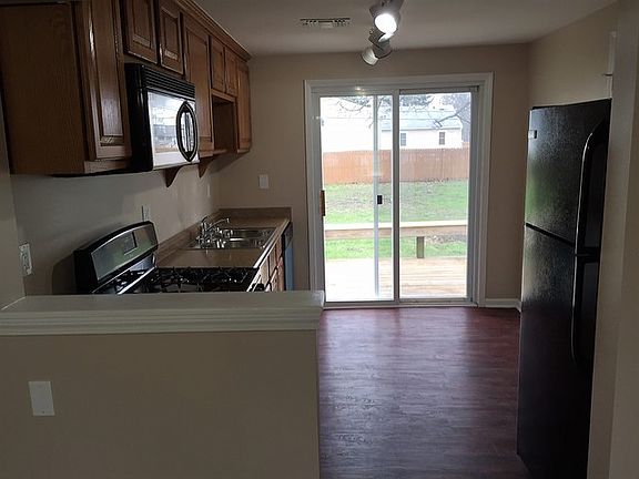 5th image of 2321 Parkrose St