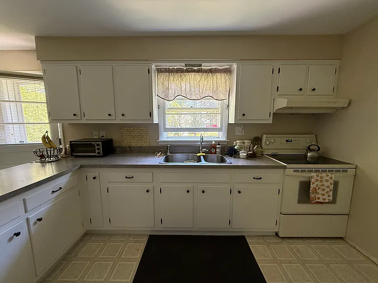 25 Colonial Dr — Photo 8