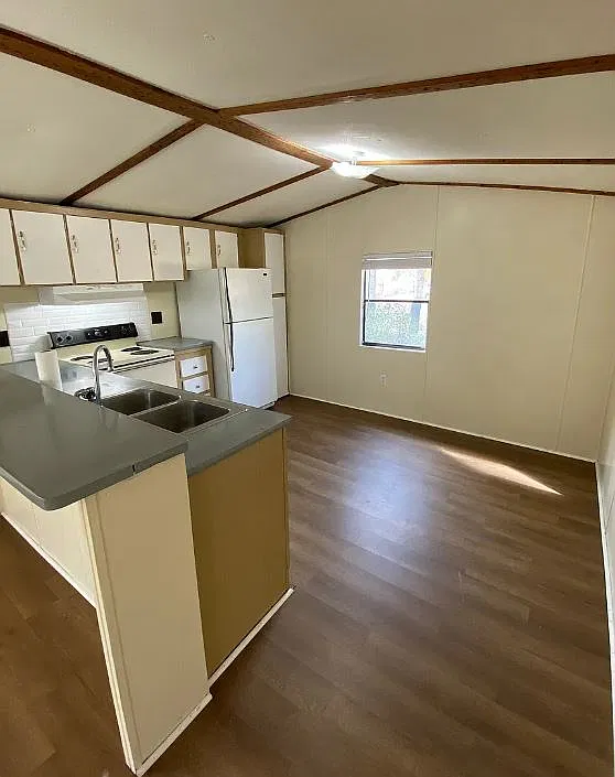 2 bed, 672 sqft, $850 — Photo 2