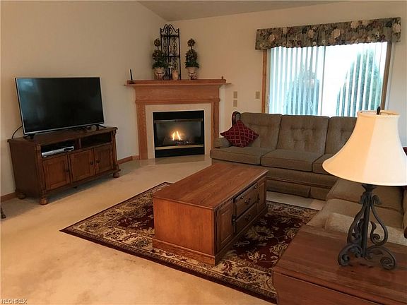 3rd image of 3860 Fennway Blvd