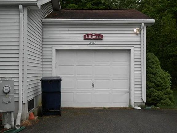 2nd image of 608 Orchard Ct