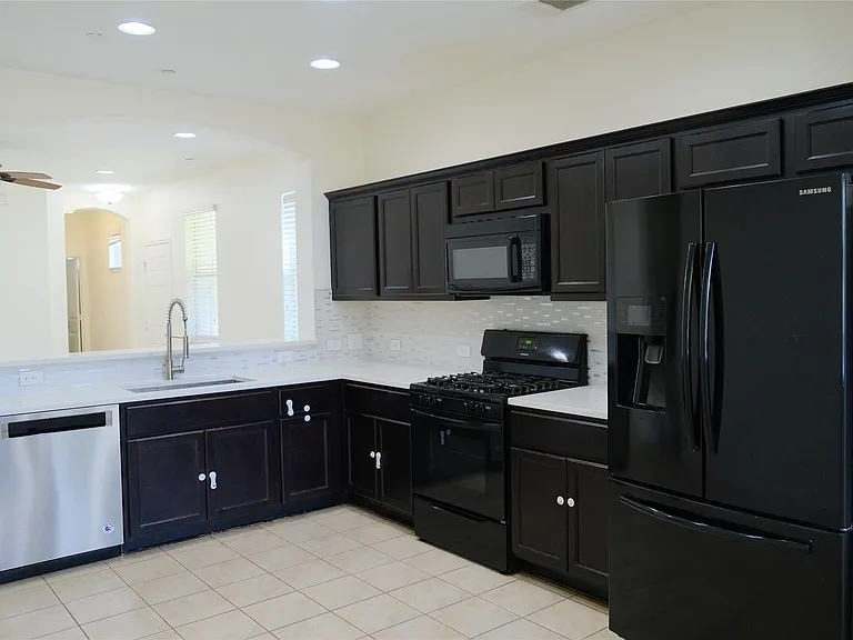2880 Donnell Dr #801 — Photo 21