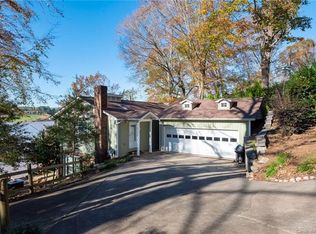 6646 Harbor Ln, Conover, NC 28613