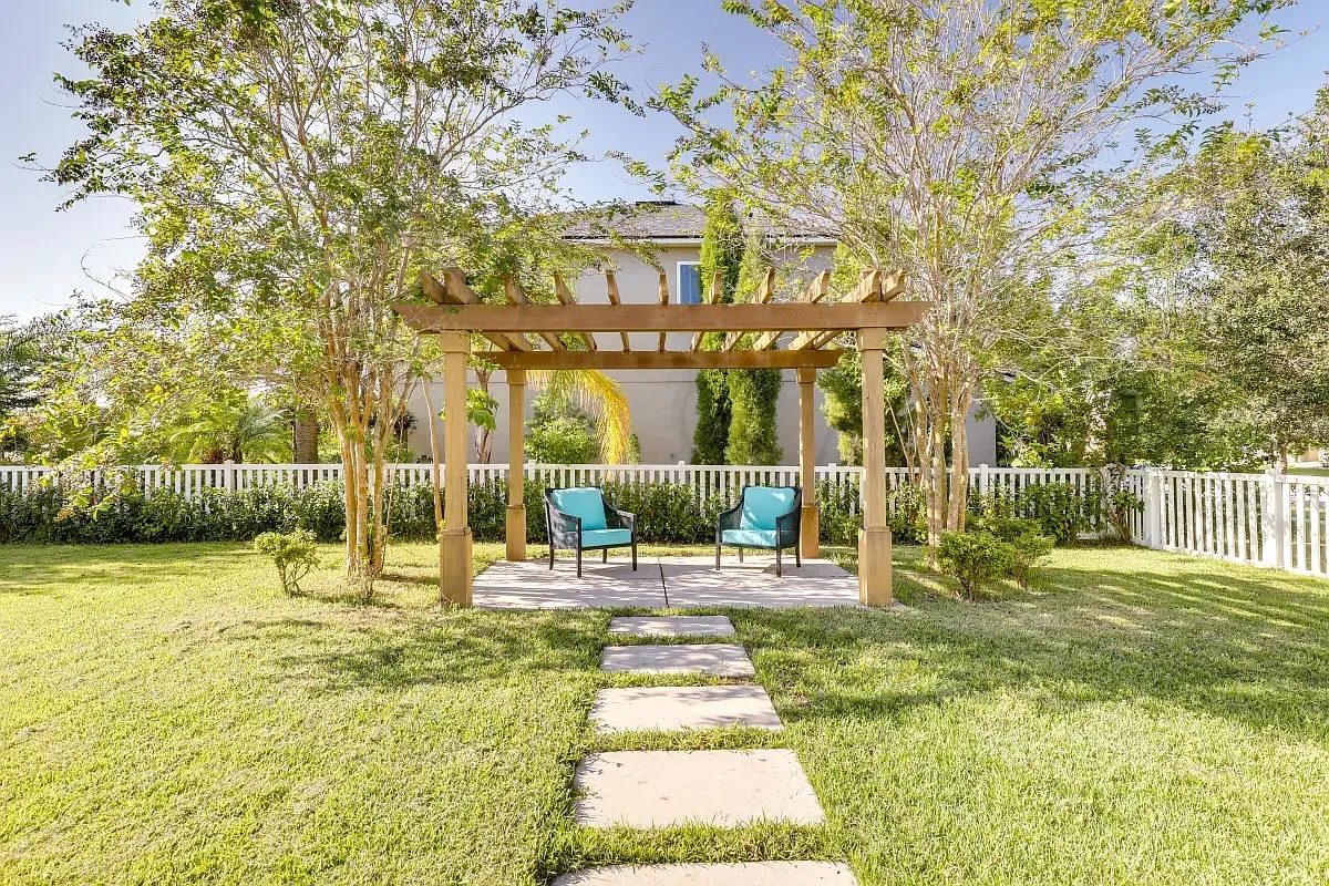 3 bed, 2.5 bath, 2488 sqft, $3,200 — Photo 3