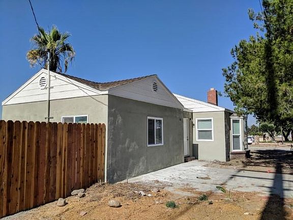 3rd image of 821 W Lugonia Ave