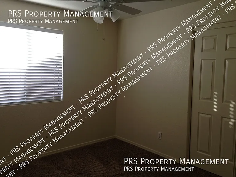 818 W Silver Creek Rd — Photo 35