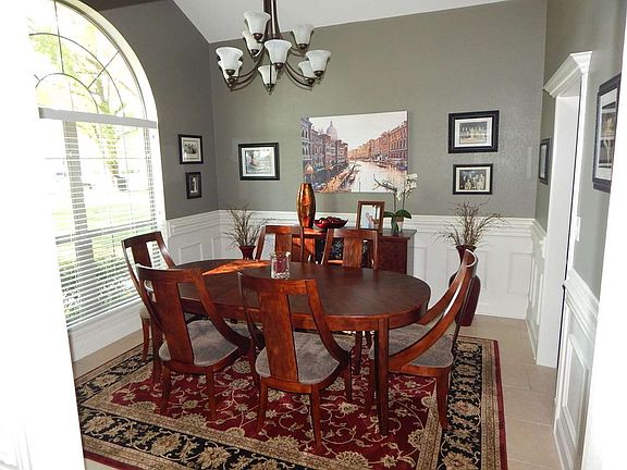 3rd image of 5800 Cooks Ln