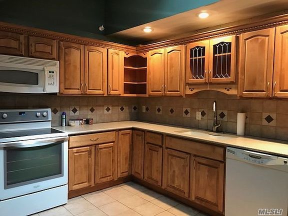 2nd image of 3119 Kane Ave