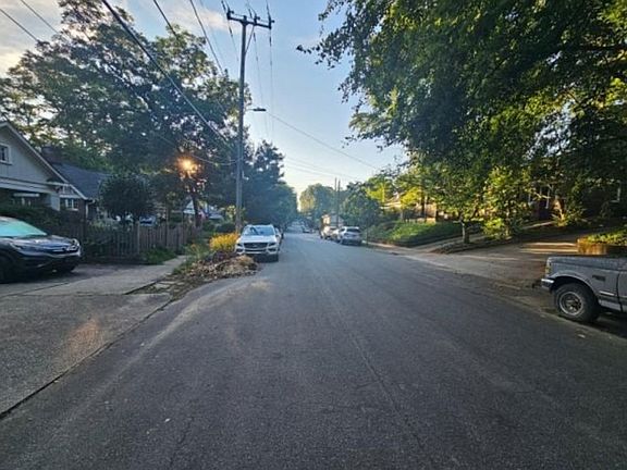 Exterior Neighborhood (street photo)