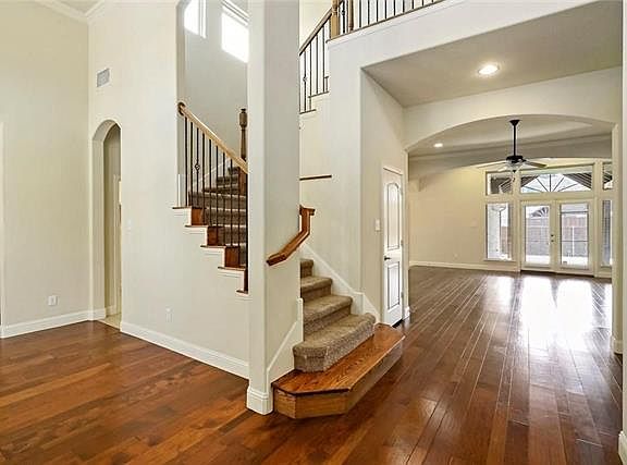 3rd image of 15817 River Glen Dr