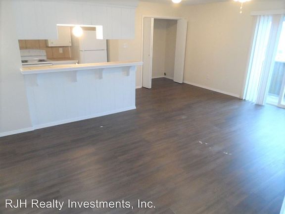 2nd image of 1331 Glen Oaks Ct APT 3