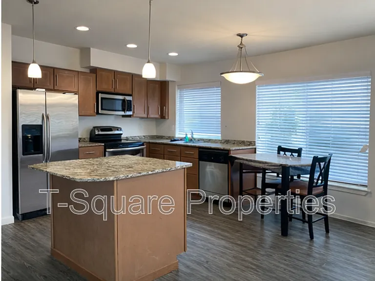 7506 18th St SE — Photo 6
