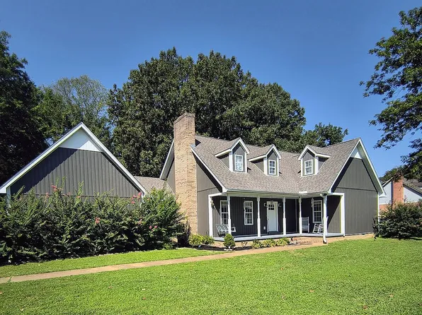 225 Meadow Brook Cir, Lexington, TN 38351