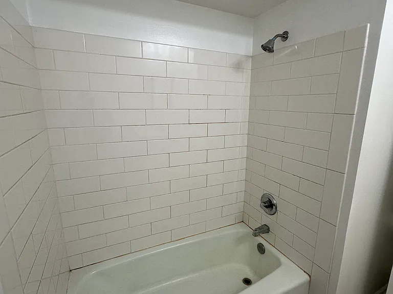 1529 Sheffield Ave #1529 — Photo 19