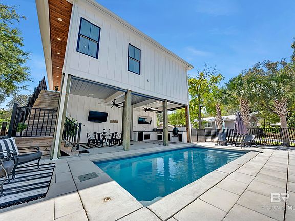 3rd image of 29389 Suarez Dr
