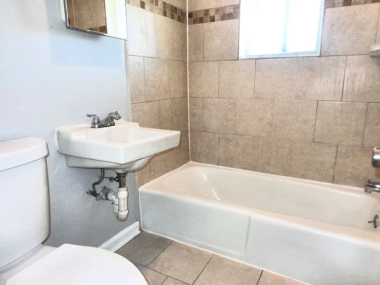 Pembroke Pines Apartments — Photo 10