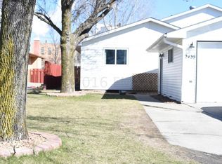 2420 Country Club Pkwy, Moorhead, MN 56560