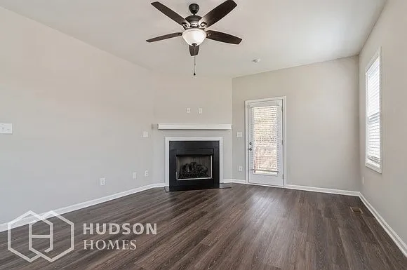 3 bed, 2.0 bath, 1457 sqft, $1,725 — Photo 4