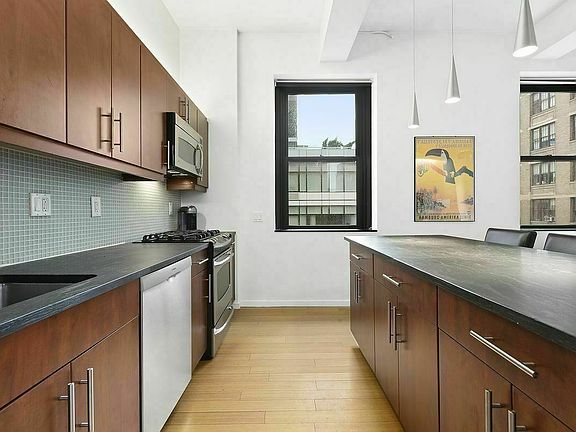 4th image of 365 Bridge St APT 4C