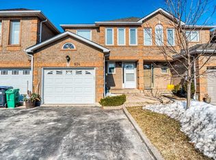 934 Cardington St, Mississauga, ON L5V1Z8