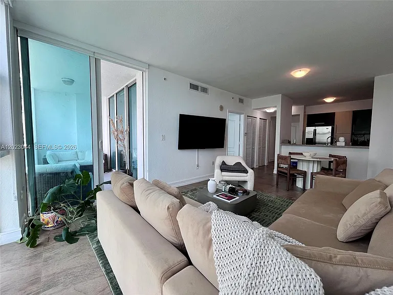 500 NE 29th St #1005 — Photo 24
