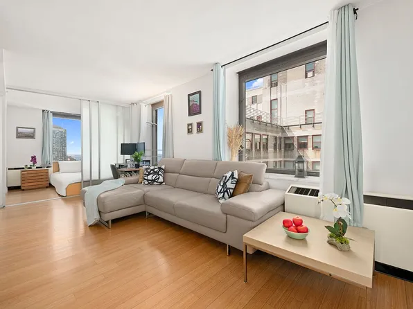 100 W 39th St APT 43J, New York, NY 10018